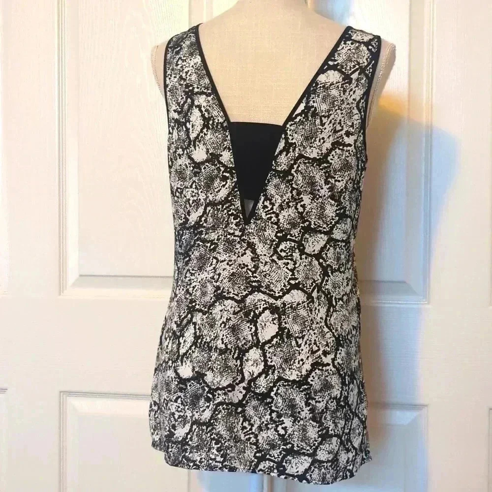 Express Snake Print Blouse - Picture 5 of 5